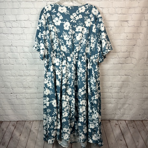 2X 4X BloomChic Blue & White Floral V Neck Smocked Ruffle Sleeve Dress Plus Size - Picture 6 of 6